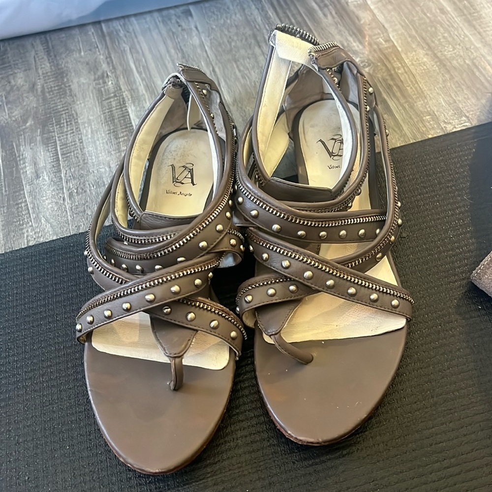 Velvet Angels sandals size 6 all
Leather